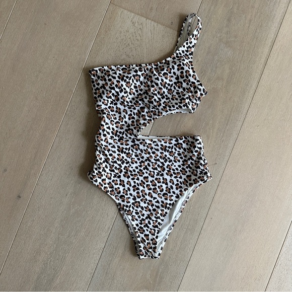 aerie Other - Aerie one shoulder cut out cheeky swim suit